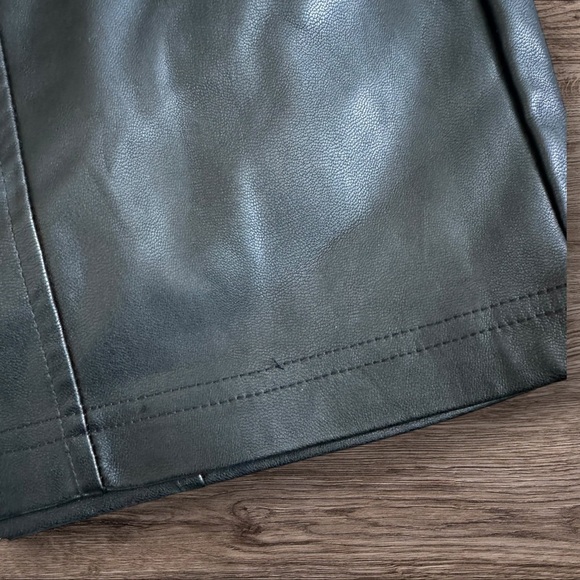 Garage Leather Skirt Size XS - Picture 3 of 8